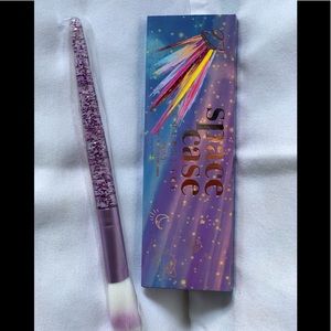 Space Case eyeshadow palette and Slmissglam brush